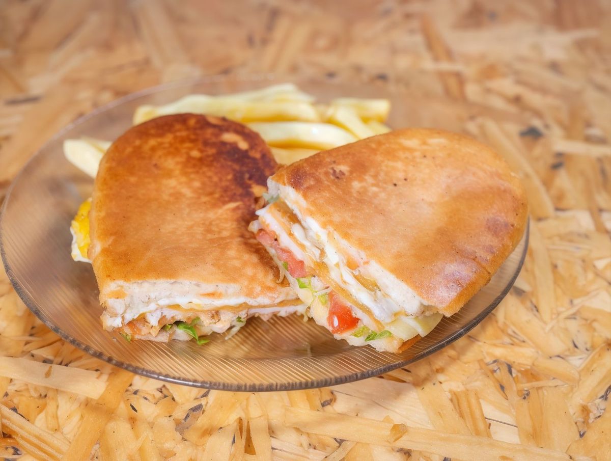 Sándwich de Milanesa con papas fritas